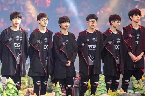 辅以手递手 辅以手递手