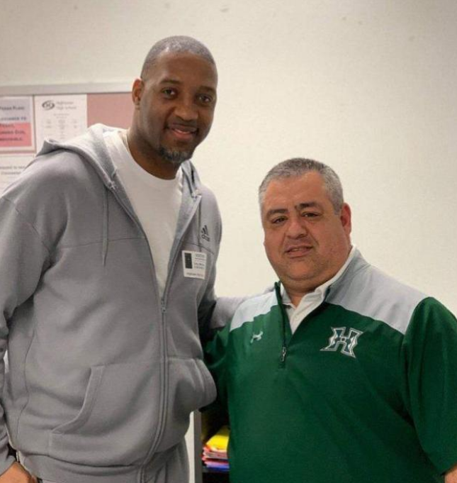 里反复强调 里反复强调